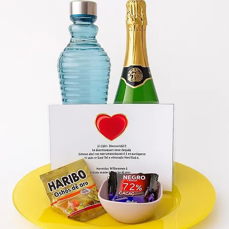 Fantastico 4 - Grossem Balkon - Gratis Parkplatz - Klimaanlage - Zentrumsnaehe Und Meernaehe Apartment *